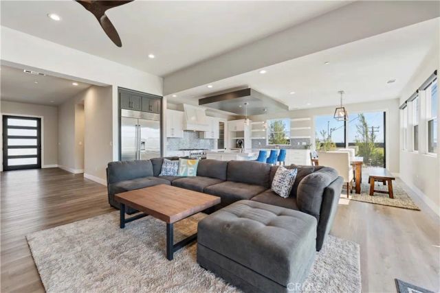 895 Via Ondulando, Ventura, CA 93003