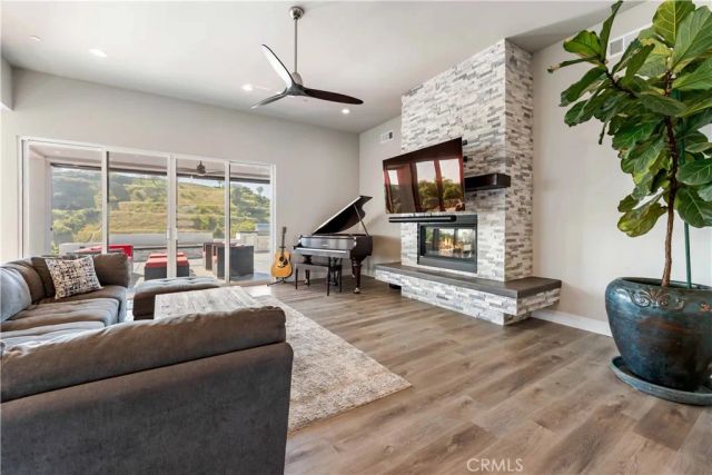 895 Via Ondulando, Ventura, CA 93003