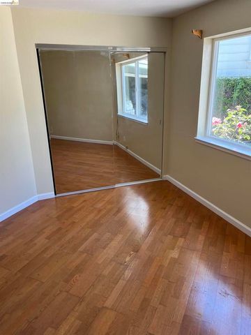 2018 9Th St B, Berkeley, CA 94710