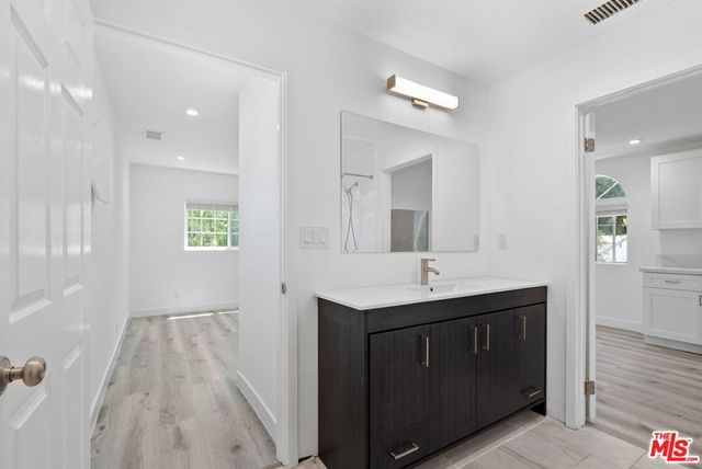 5543 Fallbrook Avenue, Woodland Hills, CA 91367