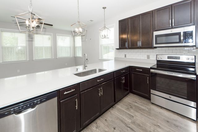 7861 Montview Road, North Charleston, SC 29418