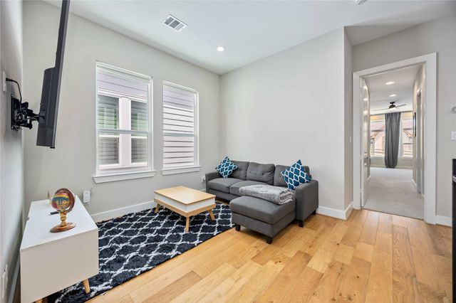 5821 Kansas Street, Houston, TX 77007