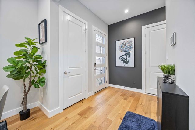 5821 Kansas Street, Houston, TX 77007