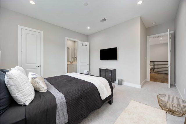 5821 Kansas Street, Houston, TX 77007