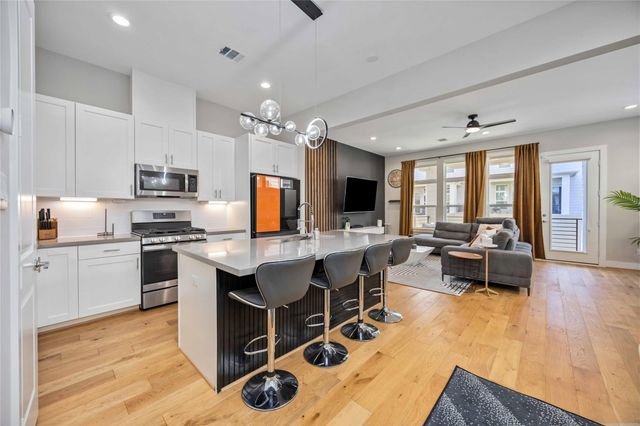 5821 Kansas Street, Houston, TX 77007