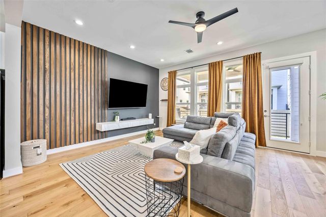 5821 Kansas Street, Houston, TX 77007