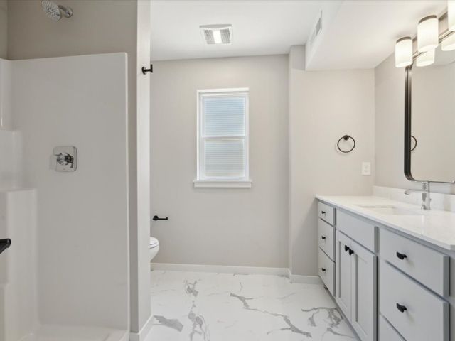 1423 Legend Drive, Tiffin, IA 52340