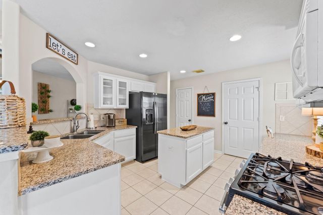 219 N Wimberly Way, The Woodlands, TX 77385