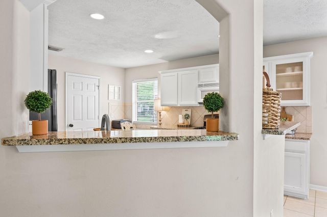 219 N Wimberly Way, The Woodlands, TX 77385