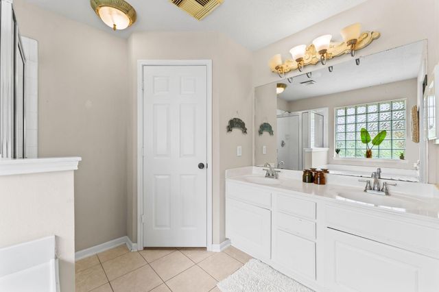 219 N Wimberly Way, The Woodlands, TX 77385