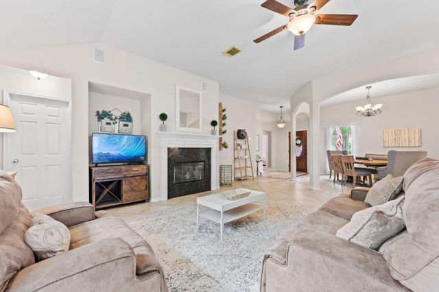 219 N Wimberly Way, The Woodlands, TX 77385