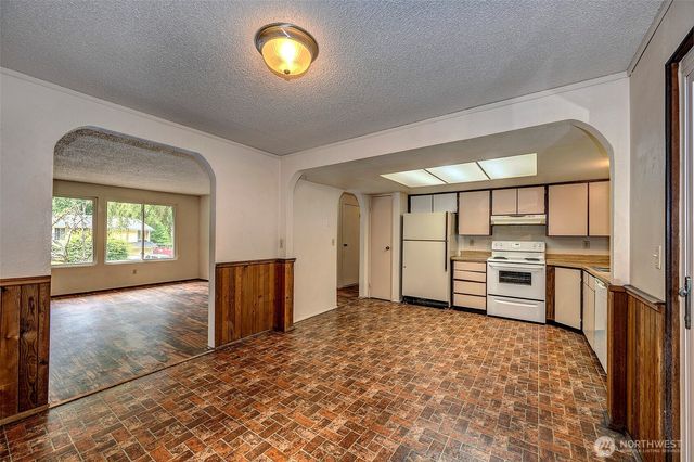 5927 147 Street SW, Edmonds, WA 98026