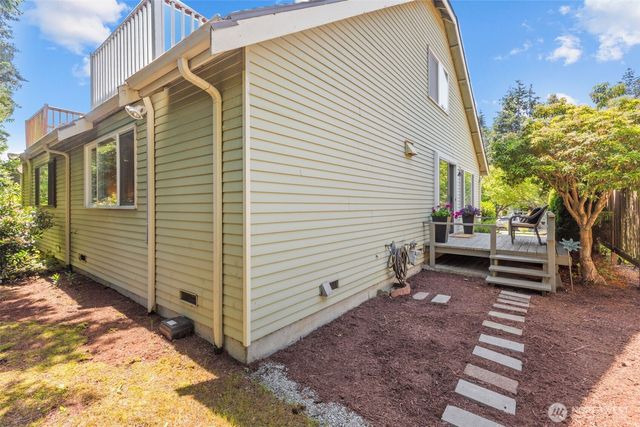 24440 13th Avenue S, Des Moines, WA 98198