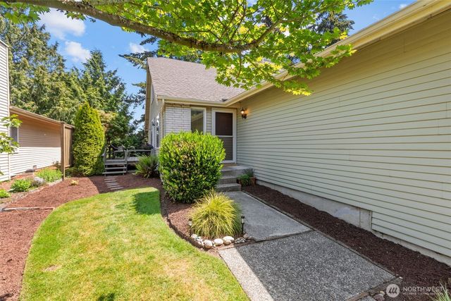 24440 13th Avenue S, Des Moines, WA 98198