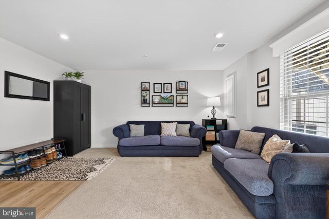 19765 GREEN VILLAGE DR, Montgomery Village, MD 20886