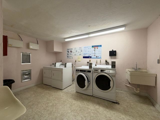 354 Neponset St M, Canton, MA 02021