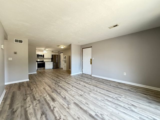 354 Neponset St M, Canton, MA 02021