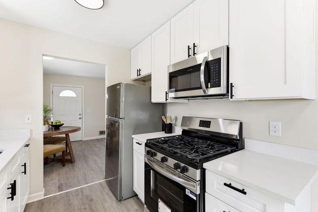 5056 Upton Avenue N, Minneapolis, MN 55430