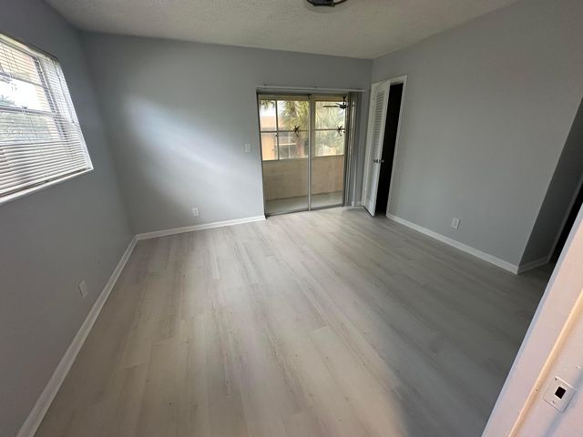 21 Salisbury A, West Palm Beach, FL 33417