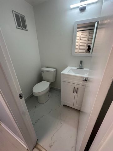 21 Salisbury A, West Palm Beach, FL 33417