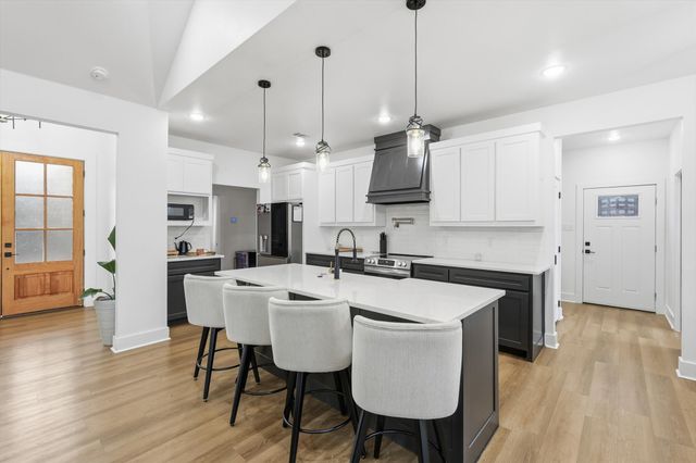 1404 17th Street, Bridgeport, TX 76426