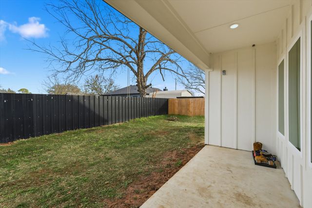 1404 17th Street, Bridgeport, TX 76426