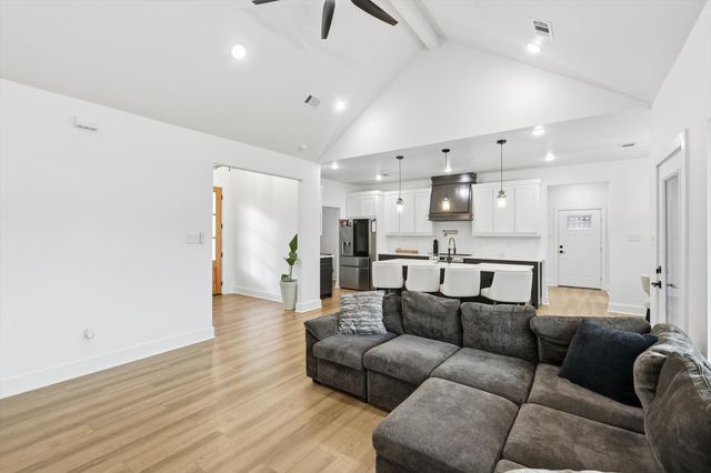 1404 17th Street, Bridgeport, TX 76426