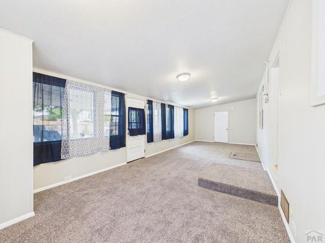 1615 Englewood Dr, Pueblo, CO 81005