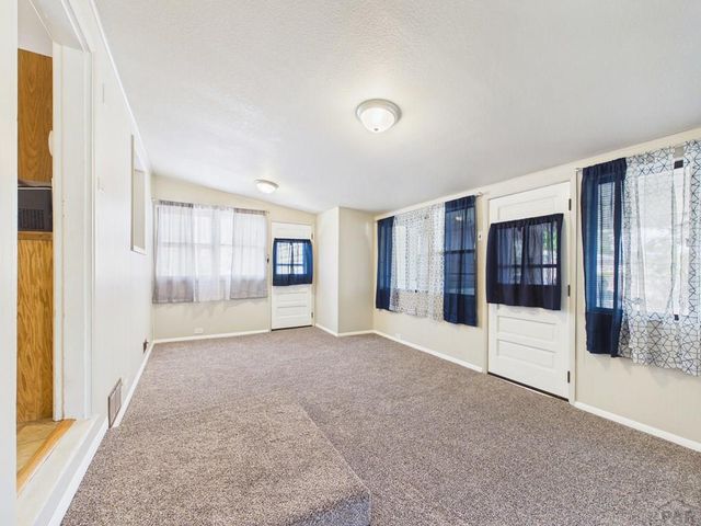 1615 Englewood Dr, Pueblo, CO 81005