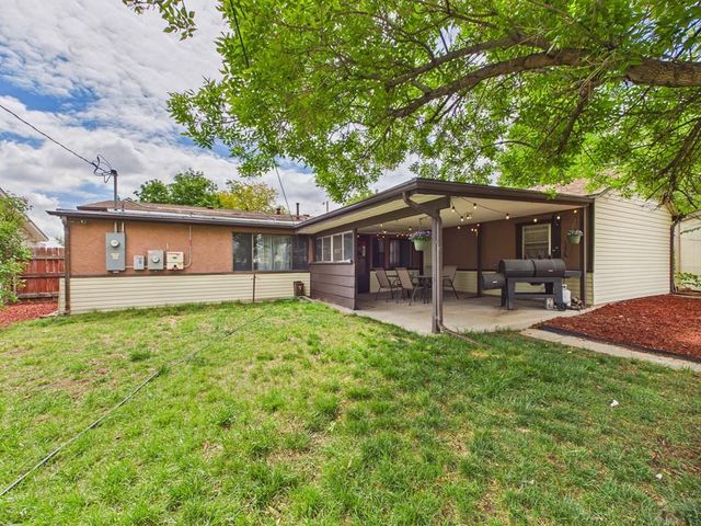 1615 Englewood Dr, Pueblo, CO 81005
