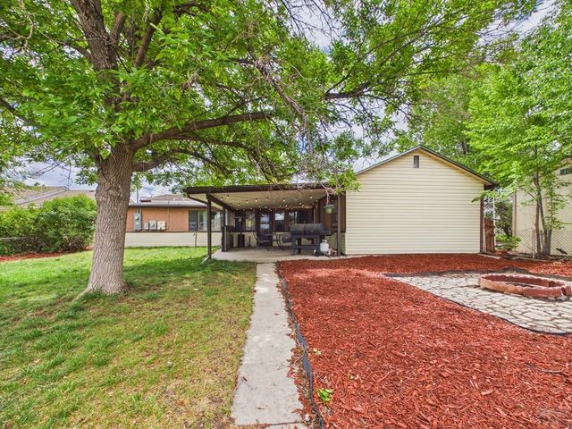 1615 Englewood Dr, Pueblo, CO 81005