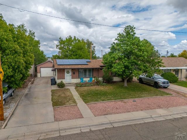 1615 Englewood Dr, Pueblo, CO 81005