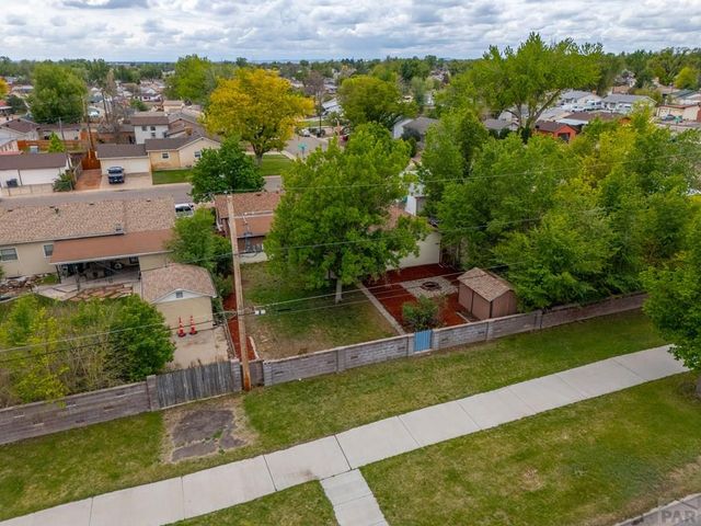 1615 Englewood Dr, Pueblo, CO 81005