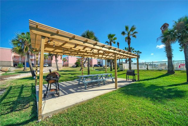 700 Island Retreat 115, Port Aransas, TX 78373