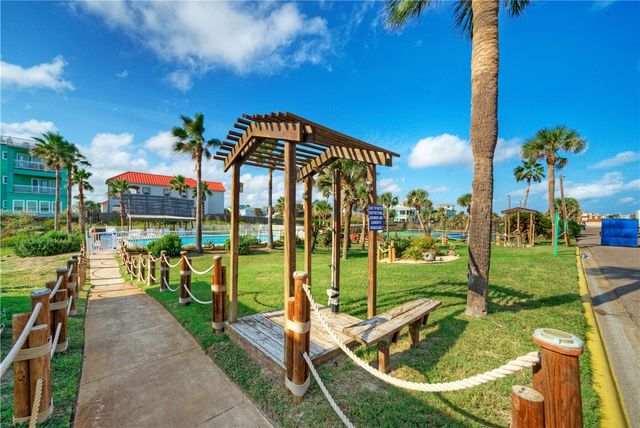 700 Island Retreat 115, Port Aransas, TX 78373