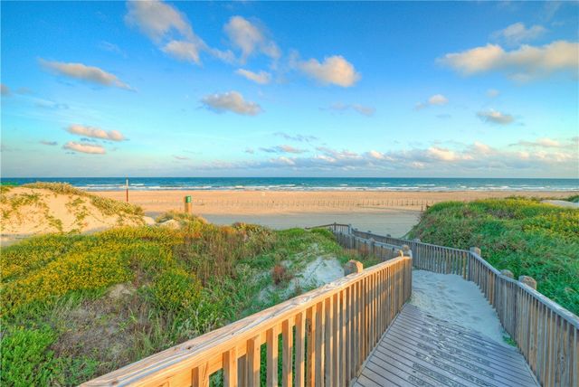 700 Island Retreat 115, Port Aransas, TX 78373