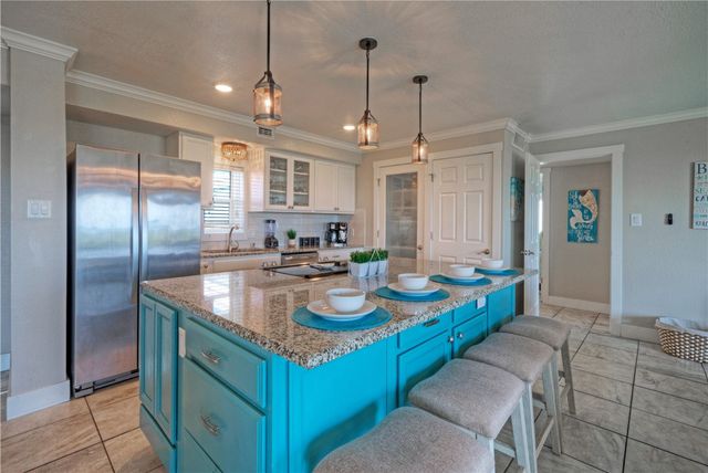 700 Island Retreat 115, Port Aransas, TX 78373