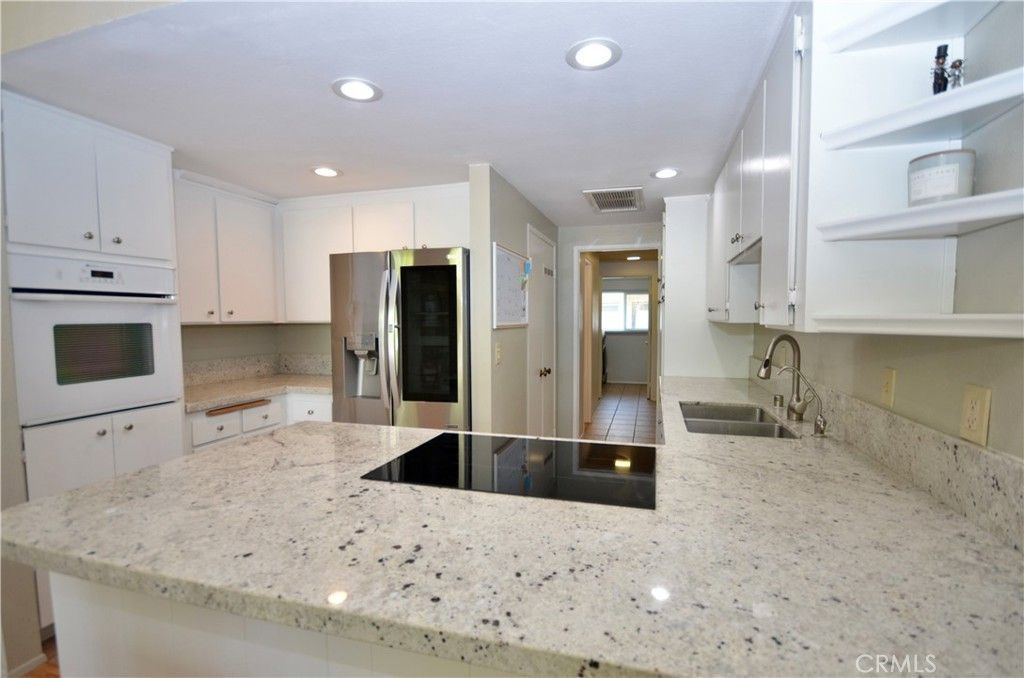 3404 Oak Cliff Drive 3, Fallbrook, CA 92028 — photo 2