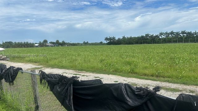 16305 SW 200th St, Miami, FL 33187
