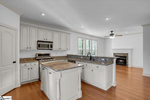 216 Asheton Lakes Way, Simpsonville, SC 29681