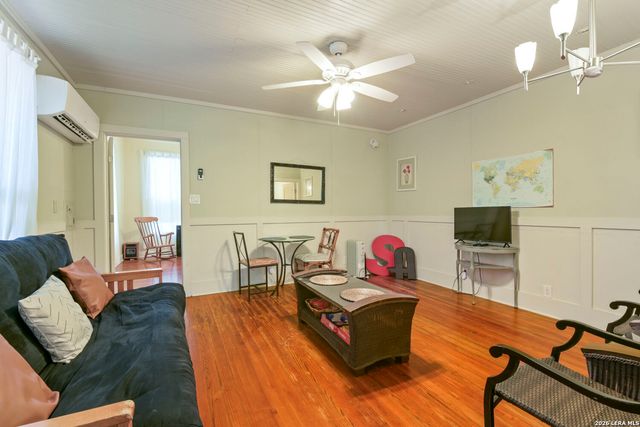 125 Paso Hondo, San Antonio, TX 78202