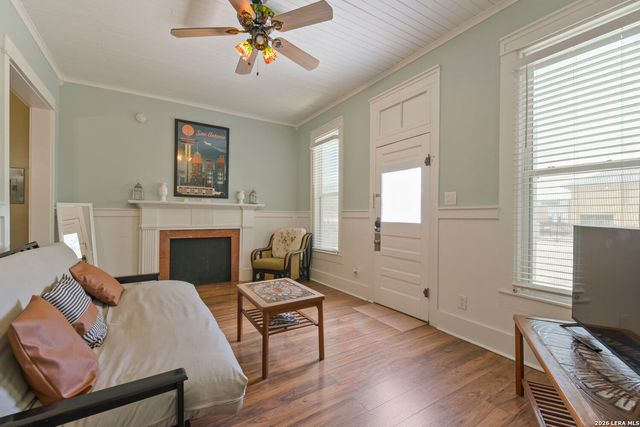 125 Paso Hondo, San Antonio, TX 78202