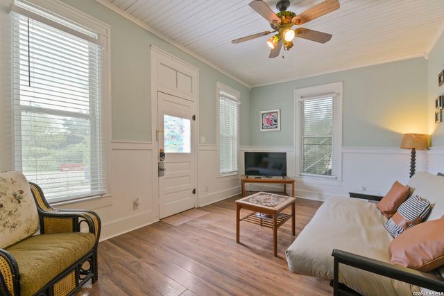 125 Paso Hondo, San Antonio, TX 78202