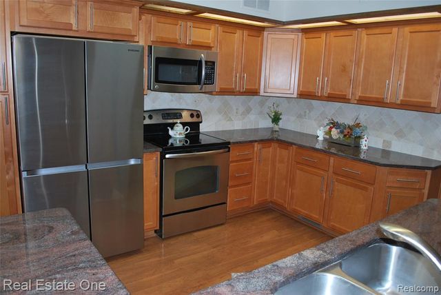 40936 Micol Drive, Plymouth, MI 48170