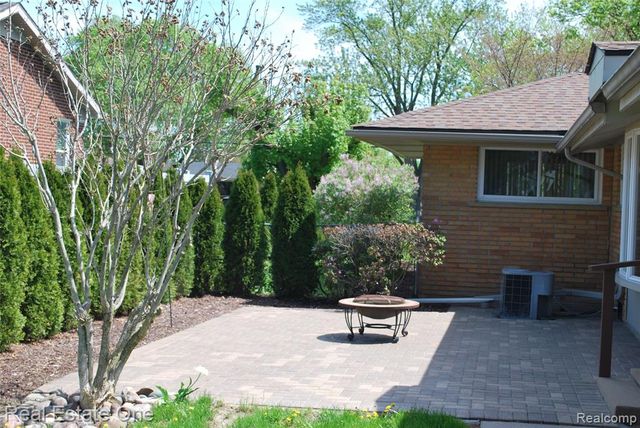 40936 Micol Drive, Plymouth, MI 48170