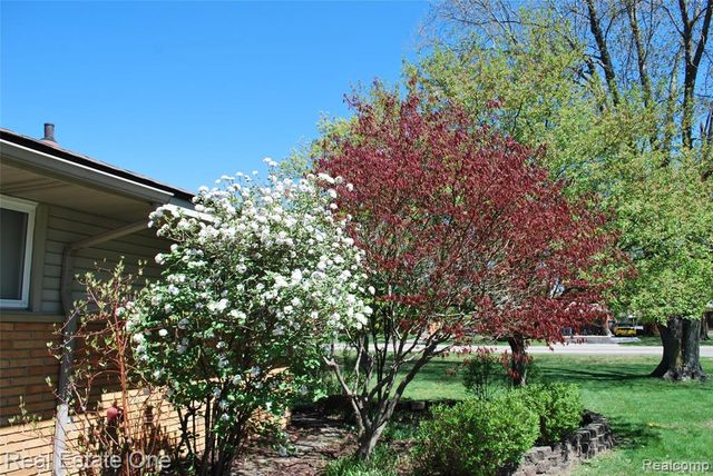 40936 Micol Drive, Plymouth, MI 48170