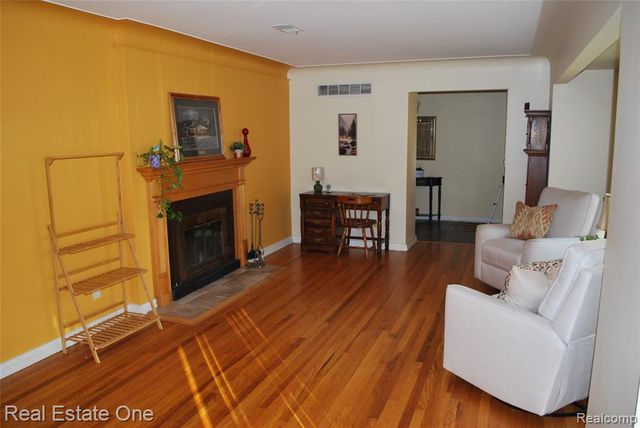 40936 Micol Drive, Plymouth, MI 48170