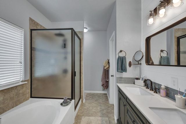303 Parkside DR, San Marcos, TX 78666