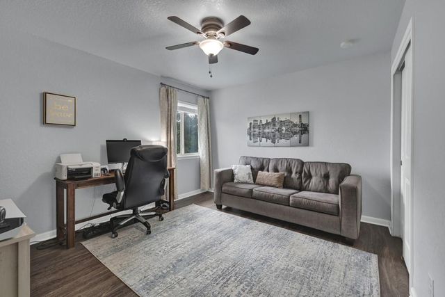 303 Parkside DR, San Marcos, TX 78666