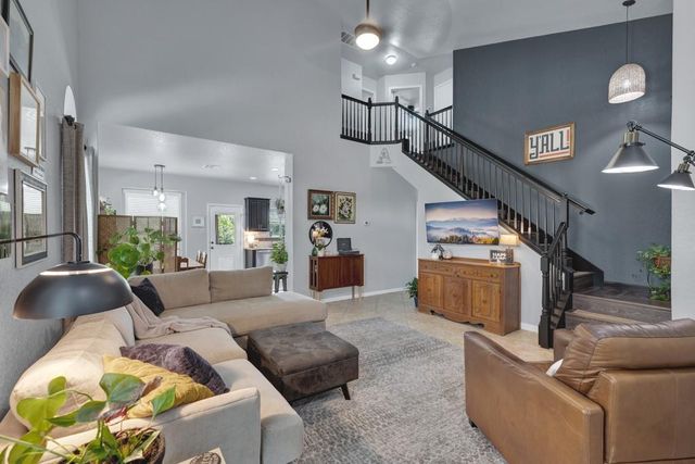 303 Parkside DR, San Marcos, TX 78666